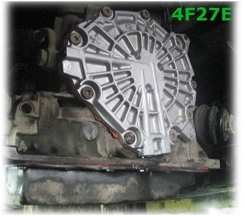 Заднюю крышку коробки передач 4F27E можно снять с Ford Focus 2, не снимая ее.
