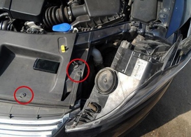 В этой статье вы узнаете о том, как правильно снять фару на Форд Мондео и заменить лампочку. Замена лампочки в фаре Ford Mondeo IV в домашних услов...