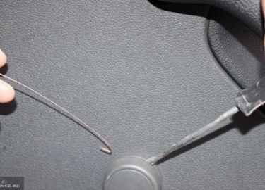 Иногда возникают ситуации, когда необходимо разобрать дверь на Форд Фокус 2. Но процесс этот весьма непростой, хотя каких-либо особых навыков не тр...