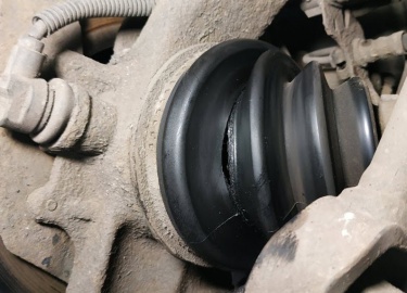 Как поменять пыльник шруса форд транзит Действия в чрезвычайных ситуациях Ежедневные проверки и определение неисправностей Эксплуатация автомобиля в