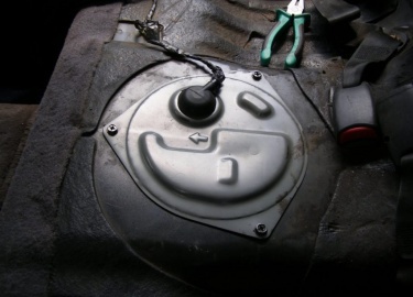 Можно ли провести замену бензонасоса на «Форд Мондео» 1, 2, 3, 4 поколений самостоятельно. Пошаговые описания с фото и видео.