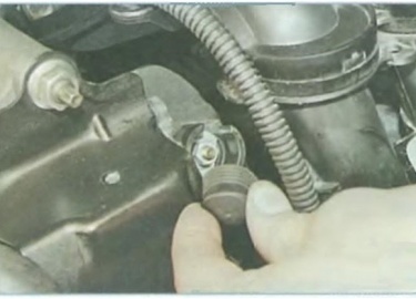 От исправного состояния генератора зависит стабильность работы силового агрегата, ресурс аккумуляторной батареи и электронных элементов.