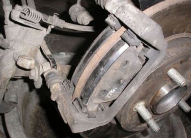 В данной статье будет детально описан процесс самостоятельной замены задней ступицы Форд Мондео. Благодаря этому фотоотчету вы сможете заменить сту...