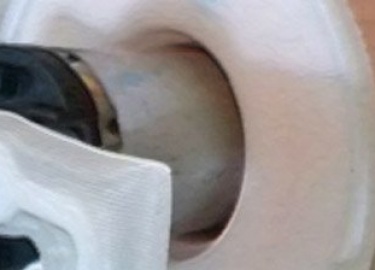 Подробно о том, где находится топливный фильтр на Форд Фокус 2. Придётся либо снимать бак, либо резать корпус. Фильтр находится в бензонасосе.