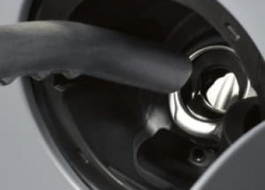 Топливный бак на автомобиле Форд Фокус не является большим. Однако это не значит, что его недостаточно, поскольку малый литраж двигателя не требует...