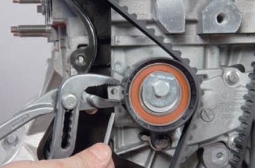 9-zamena-remnya-grm-ford-focus-2