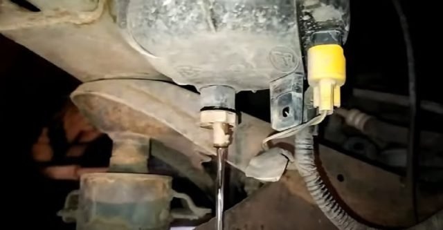 Замена топливного фильтра на Форд Транзит (Ford Transit): дизель ...