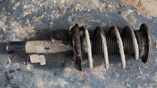 Как заменить передние стойки амортизаторов на Ford Mondeo IV своими ...