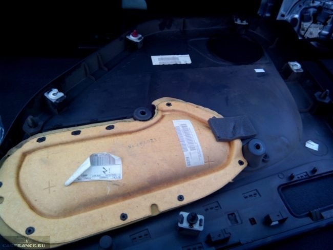 Облицовка задней двери, Ford Focus 2, вид изнутри
